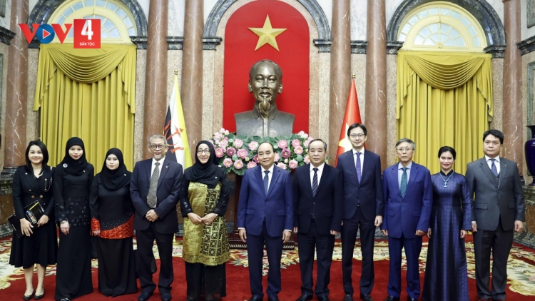 Pôa Nguyễn Xuân Phúc, Kăn xiâm hnê ngăn tơdah Kăn teăng mâ Azerbaijan ƀă Brunei