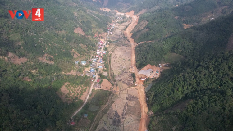 BẮC KẠN: PHJẾN HẲM PHẢ ĐÔNG MẠY TÁNG TỨN PỬA HẾT TÀNG