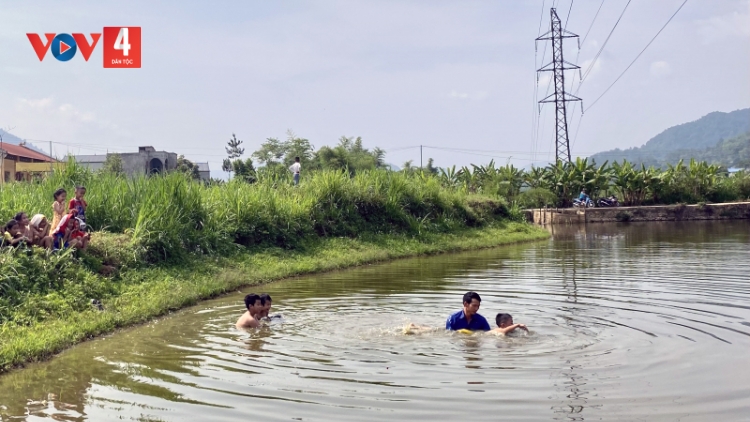 Để trẻ em miền núi có kỳ nghỉ hè an toàn