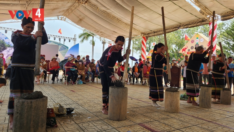 Kỹ thuật làm gốm của người M'nông 