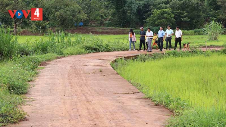 Gia Lai: Lan toả phong trào hiến đất làm đường ở vùng biên Ia Grai