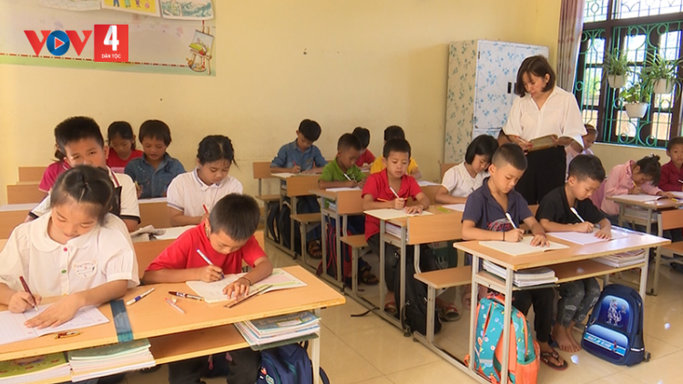 Lai Châu nỗ lực giải bài toán thiếu giáo viên