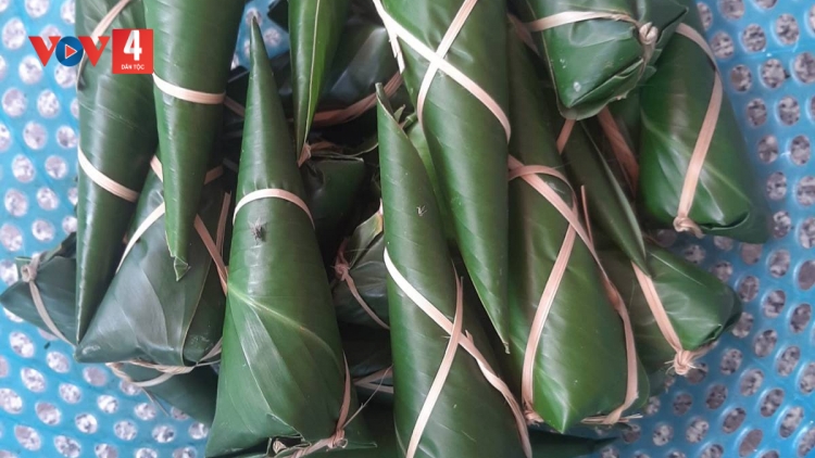 PẺNG “COÓC MÒ” CHANG VẰN KHAI BƯƠN CÚA CẦN TÀY, NÙNG