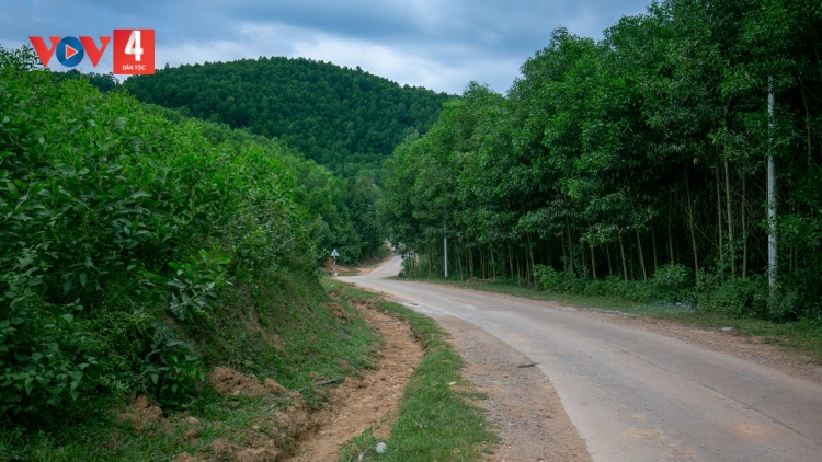 PJÚC ĐÔNG MẠY AU PẺN, TÀNG HẾT KIN MẤƯ CÚA PỈ NOỌNG DÚ XẠ ĐẠP THANH