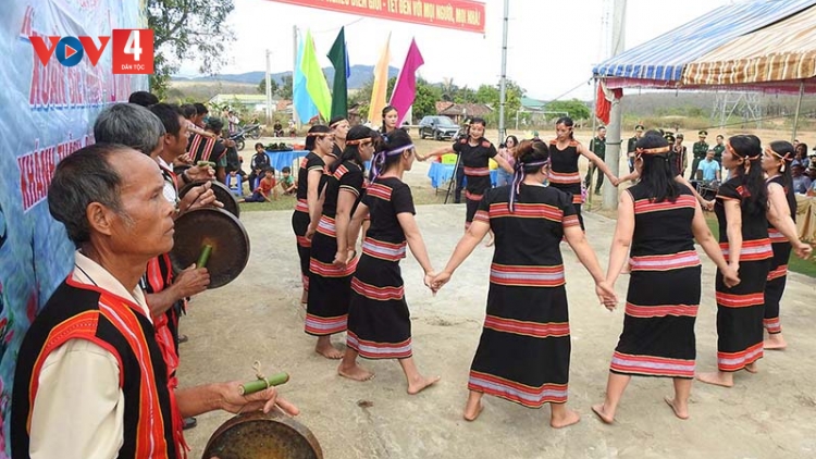 Tết đoàn kết quân - dân nơi biên giới Kon Tum