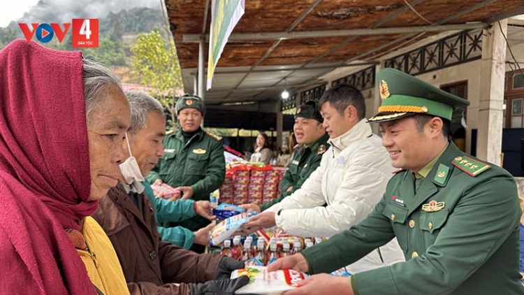 Nghĩa tình quân dân nơi rẻo cao biên giới Sơn La