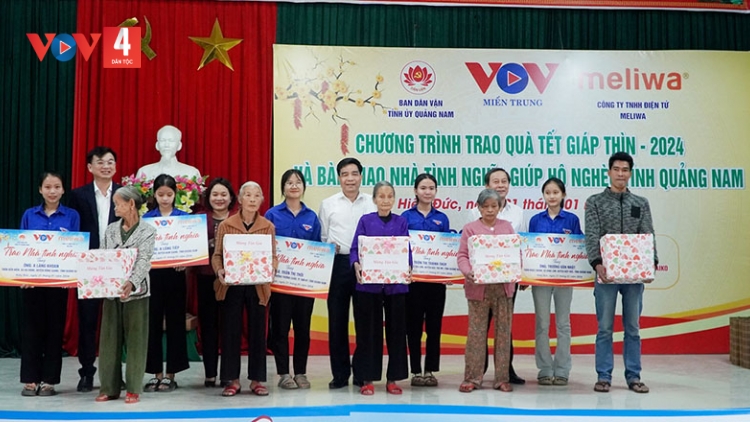 Xuân đầm ấm, Tết sẻ chia với bà con miền núi Quảng Nam