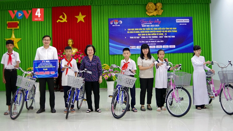 Trà Vinh trao học bổng "Vừ A Dính" cho học sinh dân tộc thiểu số