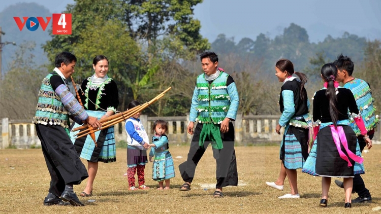QUA MIỀN TÂY BẮC