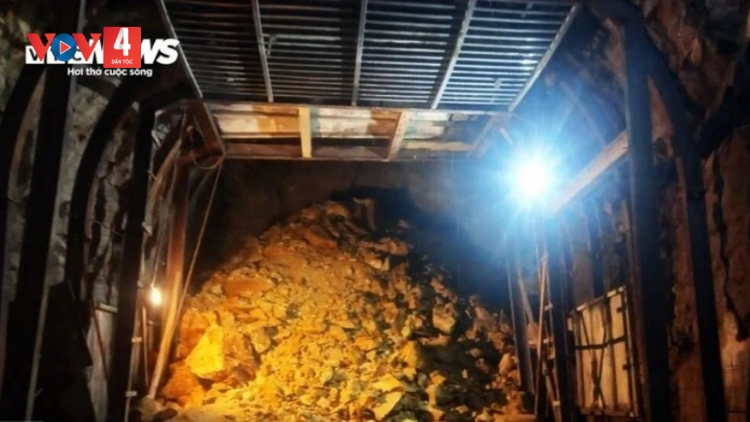 HẦM C’LÂNG SẮT ZI LẤH DA DING CẢ HR’CẤH HA VOOH, K’HA RIÊNG TA MOOI LÊY GLÚH DZOỌC OOY XE ÔTÔ