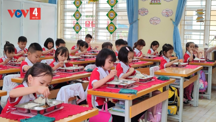  QUẢNG NINH: LỒNG LÈNG PAO CHỰC BẠI THÌNH CÚA KIN SLÂƯ ĐÂY