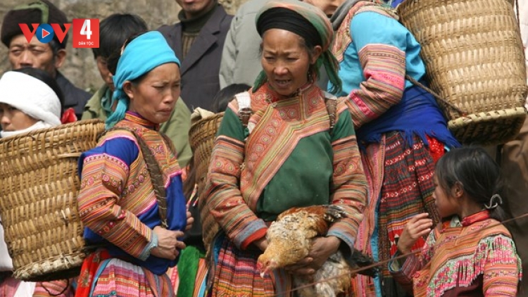 PHIÊN CHỢ VÙNG CAO