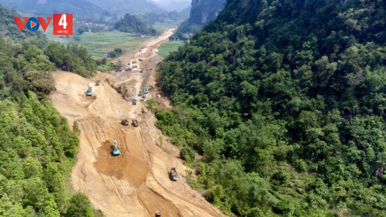Hoàn thành “Chiến dịch cao điểm 100 ngày đêm giải phóng mặt bằng dự án xây dựng tuyến cao tốc Đồng Đăng - Trà Lĩnh 