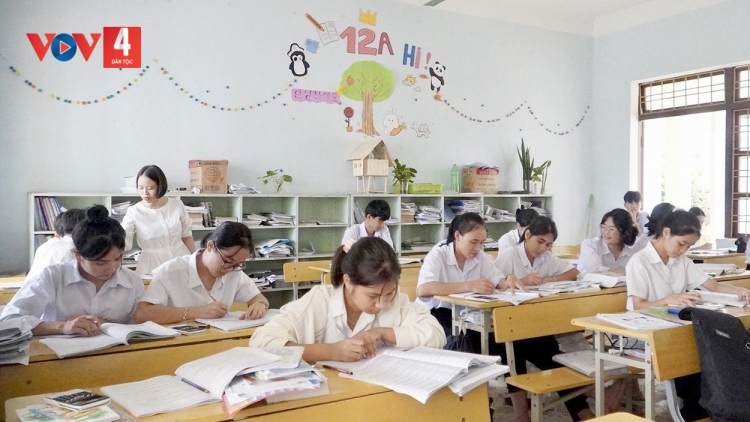 KON TUM P’GHÍT LÊY ÔN THI TỐT NGHIỆP THPT ĐỌONG HA HỌC SINH ACOON CÓH