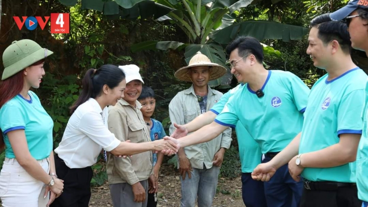 HÀNH TRÌNH THIỆN NGHIỆP- TIẾP SỨC CHO BÀ CON VÙNG KHÓ