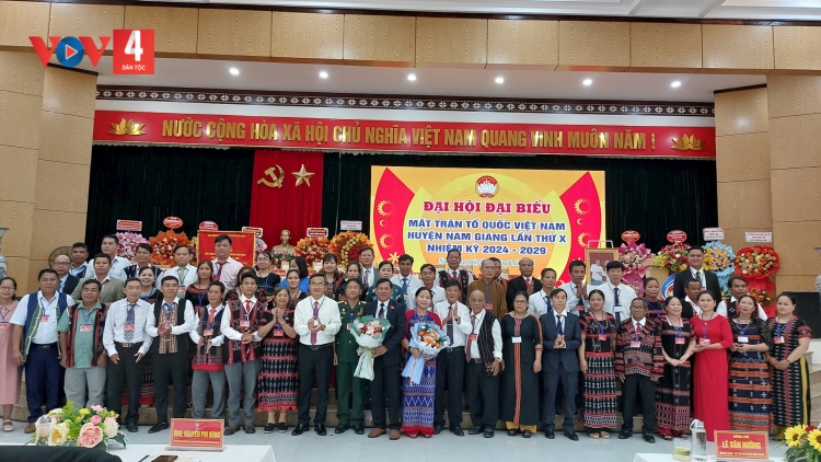 MẶT TRẬN CHR’HOONG NAM GIANG ZOOI BHRỢ TÊNG 31 ĐONG ẶT ĐẠI ĐOÀN KẾT