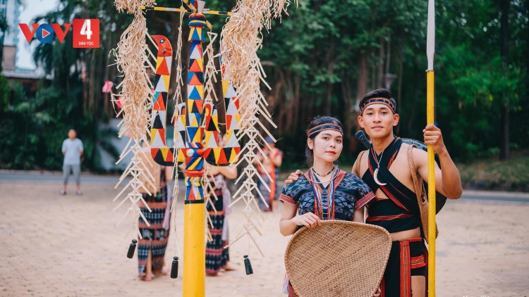 T’RUIH LÂNG APÊÊ XƠỢNG ĐÀI- APÊÊ XƠỢNG ĐÀI  LÂNG T’RUIH