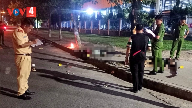 XE MÁY N’CHÂM OOY TƠƠM N’LOONG BÊL HI DƯM, ZÊNG 3 CHA NẶC CÓH XE CHÊẾT