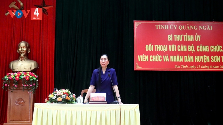 BÍ THƯ TỈNH UỶ QUẢNG NGÃI PRÁ XAY LÂNG CÁN BỘ, CÔNG CHỨC, VIÊN CHỨC LÂNG ĐHANUÔR SƠN TỊNH