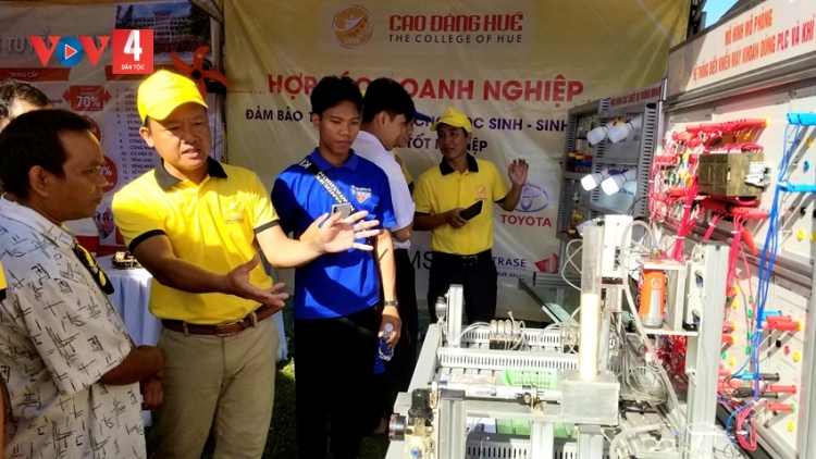 NAM ĐÔNG: T’NGAY BH’RỢ “XAY MOON, T’PÂH PA TOO PA CHOOM BH’RỢ TR’NÊNG” 