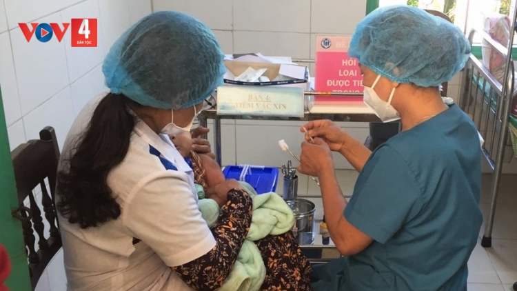 CHA MÊỆT LÊY XAY MOON 15 CHR’VAL ÂNG CHR’HOONG A LƯỚI BHRỢ LIÊM CR’NOỌ BH’RỢ K’TIẾC K’RUUNG ĐĂH Y TẾ