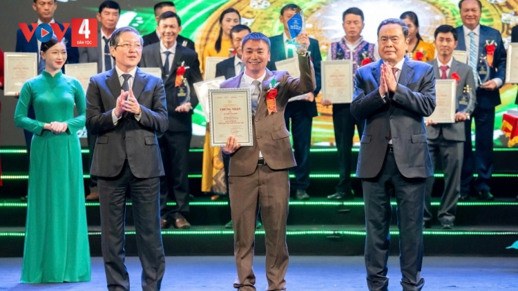 ĐHA NUÔR BHRỢ HA RÊÊ ĐHUÔCH VIỆT NAM NĂL BHRỢ TÊNG CƠNH T’MÊÊ, CHROI ĐOỌNG ĐƠƠNG ÂNG K’TIÊC K’RUUNG TR’XIN MOOT OOY CR’CHĂL DƯR K’RƠ LIÊM T’MÊÊ