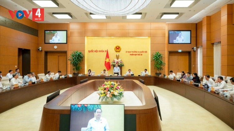 THƯỜNG VỤ QUỐC HỘI ĐOỌNG BOỌP P’RÁ OOY ĐẮH BHIỆC RA VĂNG PR’HỌP G’LÚH 8