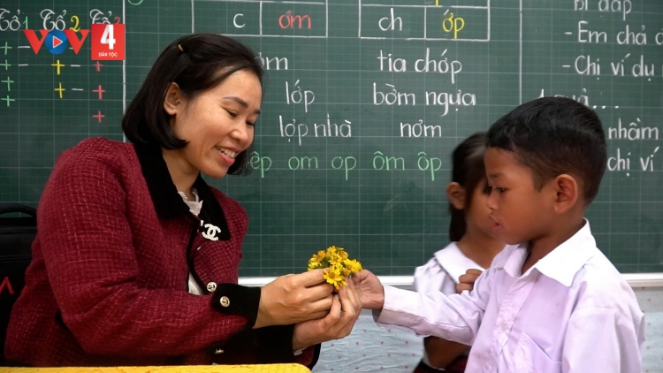 PR’HÊL CHR’NĂP LALAY HƠNH DEH T’NGAY 20/11