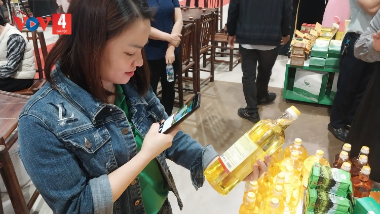 TUYÊN QUANG: PỈ NOỌNG HẾT NÈM PÂY DỰ CÚA CÁI PJÁ CHÈN QUÁ MẠNG