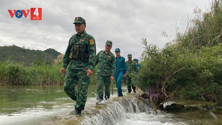 CAO BẰNG: LỒNG RÈNG TIỂM NGÒI DÚ BÚNG PIÊN CHÁI SLÌ HANG PI