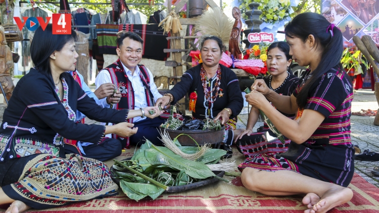 LÊY CHA MÊẾT KHÔNG GIAN VĂN HOÁ ZÂP ACOON CÓH VÂN KIỀU, PA CÔ ĐHỊ QUẢNG TRỊ