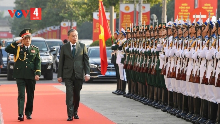 TỔNG BÍ THƯ TÔ LÂM: T’BHLÂNG PA DƯR PA XƠC NGHỆ THUẬT QUÂN SỰ CHR’NĂP ÂNG VIỆT NAM