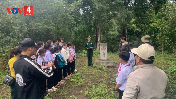 "Tiết học biên cương" sôi nổi trên khắp các vùng biên cả nước