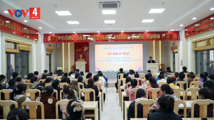 TÂY GIANG BHRỢ THI TUYỂN VIÊN CHỨC NGÀNH GIÁO DỤC