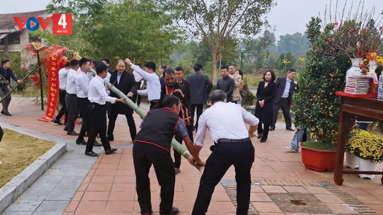 BH’RỢ N’ĐHÂNG X’NUUR T’NGAY TẾT COH CR’NOON VĂN HOÁ - DU LỊCH PAZÊNG ACOON COH VIỆT NAM