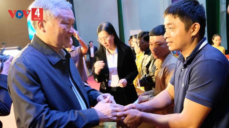 PTT NGUYỄN HOÀ BÌNH PÂH XA NAY BH’RỢ “TÊT K’RONG PA ZƯM - HA PRUÔT CHĂP HƠNH ĐẢNG” LÂNG CÔNG NHÂN PA BHRỢ QUẢNG NGÃI