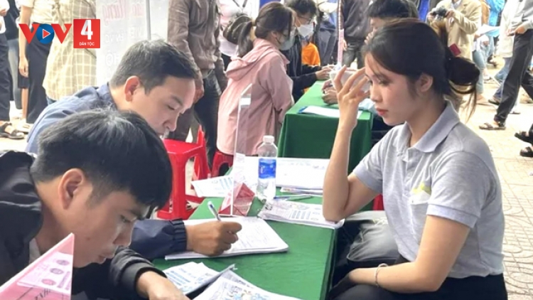 QUẢNG NGÃI K’ĐƯƠI MOON 1.000 APÊÊ LƯƠT PA BHRỢ OOY K’TIÊC K’RUUNG LƠƠNG C’MOO 2025