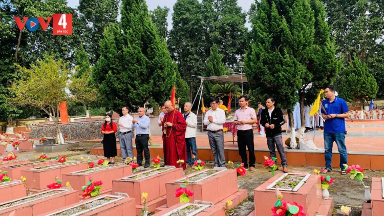 ĐÔNG GIANG TƠỢP BHRỢ PA DƯR PA LIÊM BHA NỤ PING XAL LIỆT SĨ