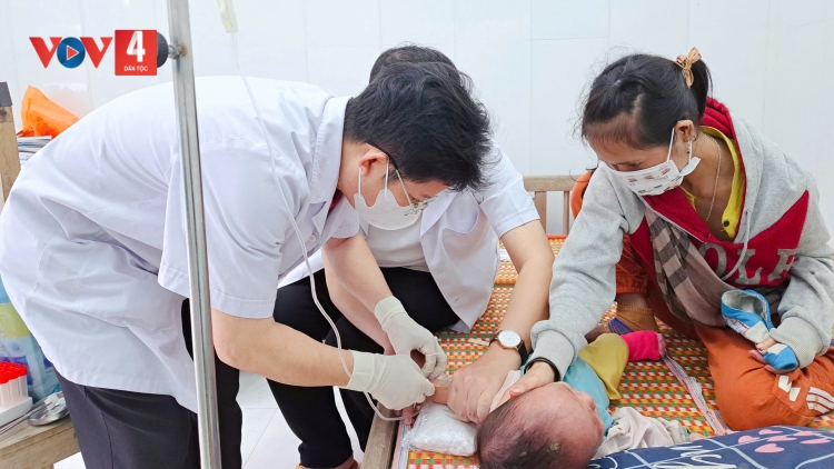 QUẢNG NAM: K’HIIR NGÂN CĂH TƯỚC BỆNH VIỆN, 1 HỌC SINH CHÊÊT