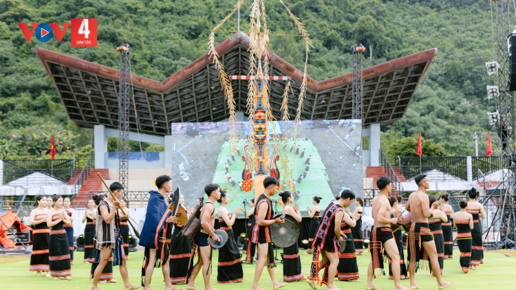 XA NAY TIN THỨ T'POỌL T'NGAY 8 C'XÊÊ 3 C'MOO 2025