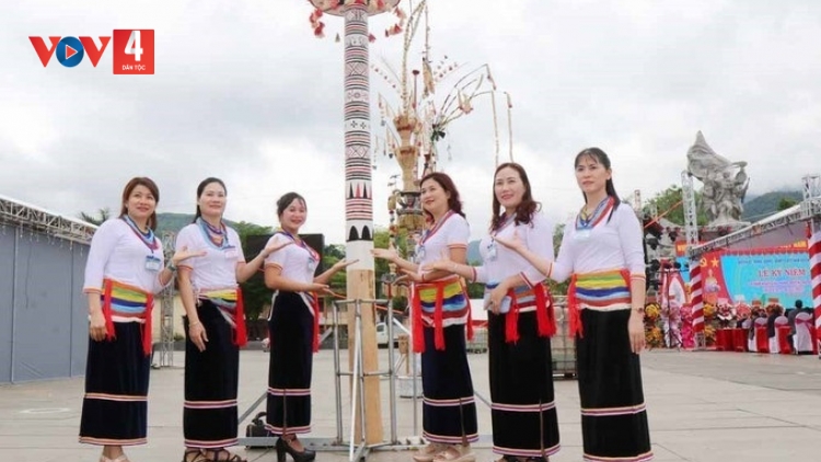 BH’RỢ PA CHĂM X’NUR ÂNG MA NƯIH COR CHR’HOONG TRÀ BỒNG, TỈNH QUẢNG NGÃI BƠƠN XAY MOON NĂC C’KIR VĂN HÓA PHI VẬT THỂ K’TIÊC K’RUUNG