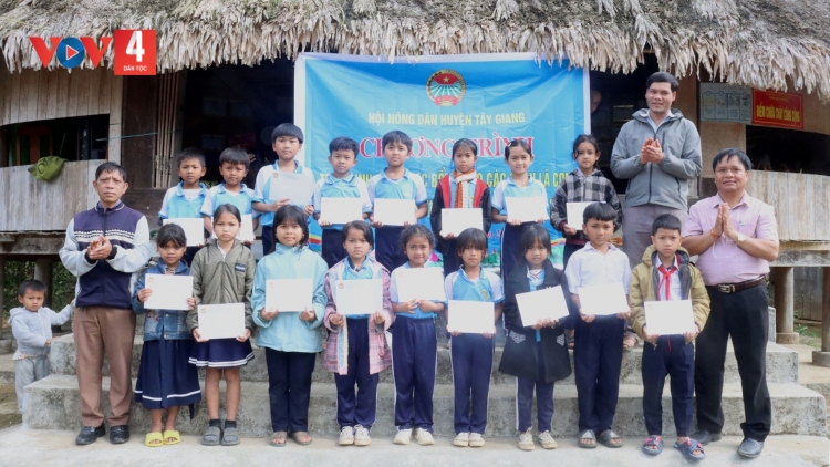 TÂY GIANG (QUẢNG NAM): ZOOI M’MA CHR’NOH BH’NĂN ĐOỌNG HA ĐHANUÔR K’ĐHAP BHRỢ CHA