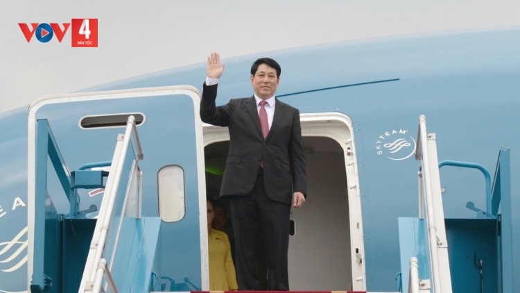 CHỦ TỊCH NƯỚC LƯƠNG CƯỜNG LƯƠT LƯM LÊY CẤP NHÀ NƯỚC TƯƠC LƯM CHDCND LÀO