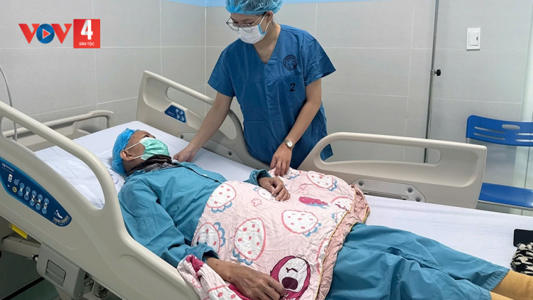 BỆNH VIỆN ĐÀ NẴNG: PA TÊỆT LIÊM CHOOM TẾ BÀO GỐC PA DƯAH CR’AY COOC CLIC