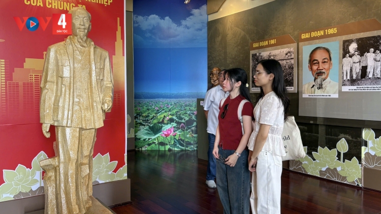 P’CĂH LÂH 150 TƯ LIỆU TƠỢ CHIẾN THẮNG ĐIỆN BIÊN PHỦ TƯỚC OOY ĐẠI THẮNG COH HÂN NOO HA PRUỐT C’MOO 1975