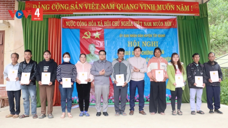 ĐHANUÔR TÂY GIANG BHUI HAR VÊY TA ĐOỌNG “BHA AR BHRÔNG” 