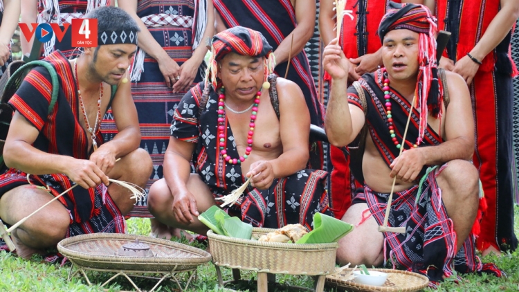 BHRỢ P’CĂH BH’RỢ BHUÔIH ABHÔ CRÂNG, BHUÔIH ABHÔ K’COONG ÂNG ĐHANUÔR CƠ TU CHR’HOONG A LƯỚI 