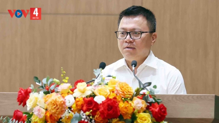 CHỦ TỊCH HỘI NHÀ BÁO VIỆT NAM PA GƠI THƯ HƠNH DEH MANUYH BHRỢ BÁO PRANG K’TIẾC K’RUUNG