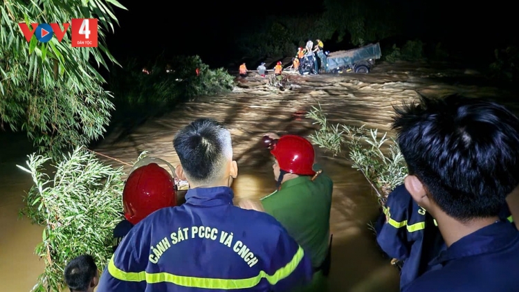 TRÔÔNG 4 CHA NĂC K’ĐOONG ĐHỊ ĐAC TUH  COH DA DING CA COONG ALƯỚI