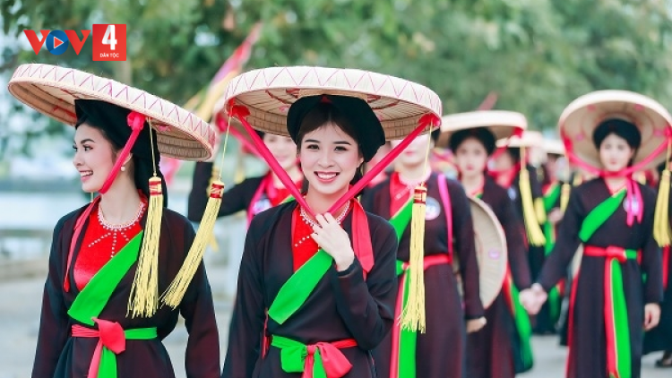 ĐỐI CA SÔNG CẦU (Quan họ) 